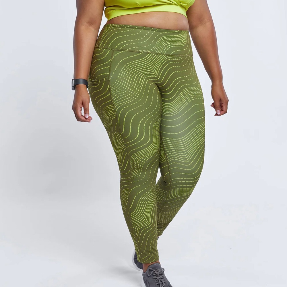 TomboyX - Streamline Pocket Green Embrace the Curve Ankle 7/8 Leggings - 2x